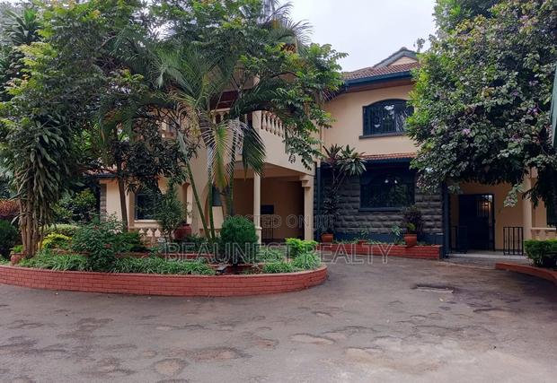 6bdrm House in Nyari for sale