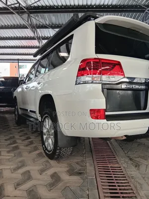 Toyota Land Cruiser 2020 White