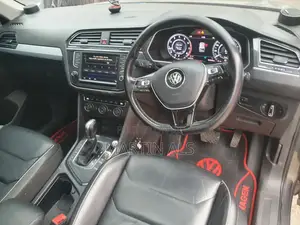 Volkswagen Tiguan 2017 Gray