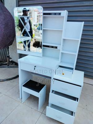 Modern Dressing Table – Elegant & Practical - main view