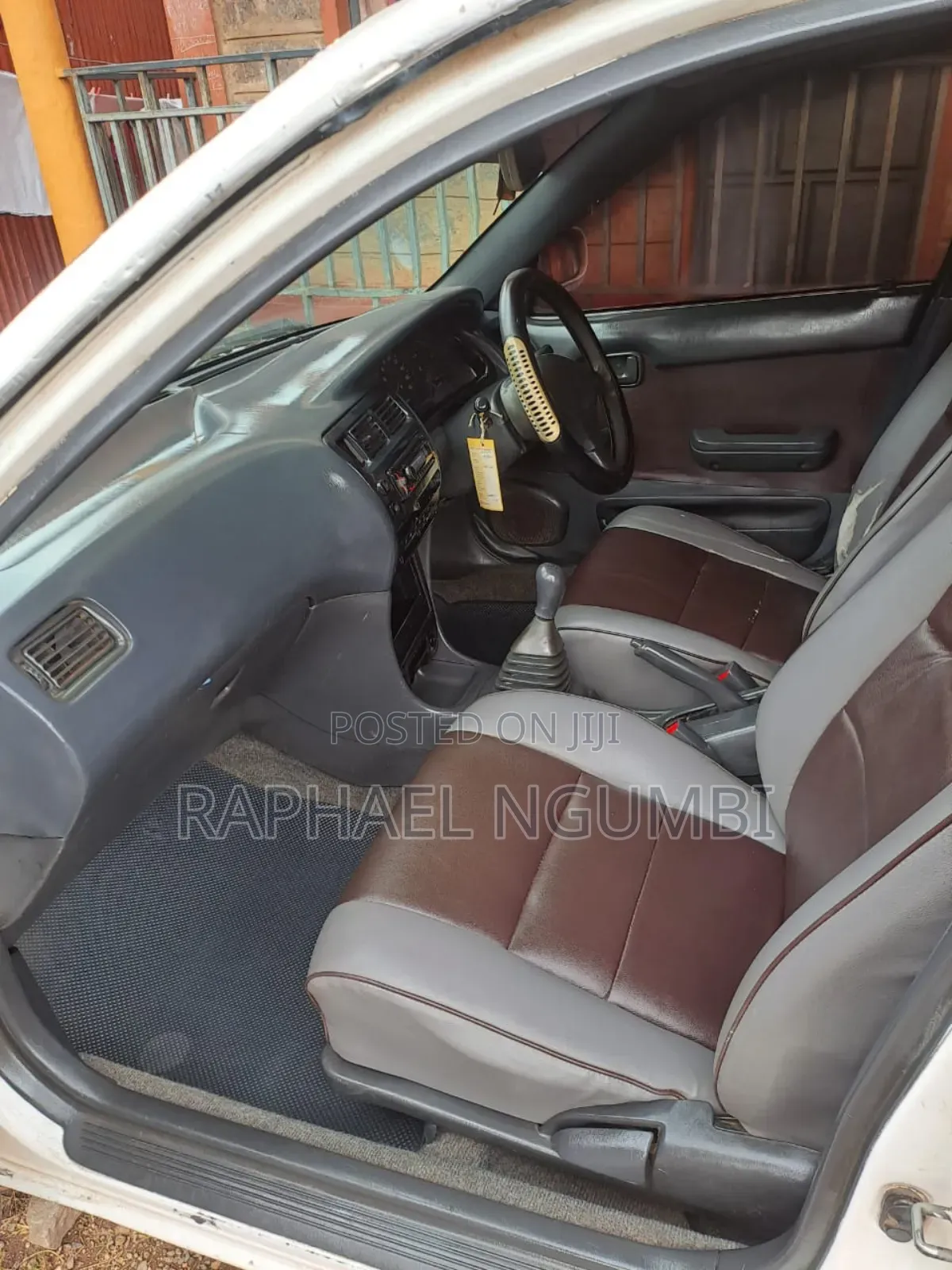 Toyota Corolla 1997 White