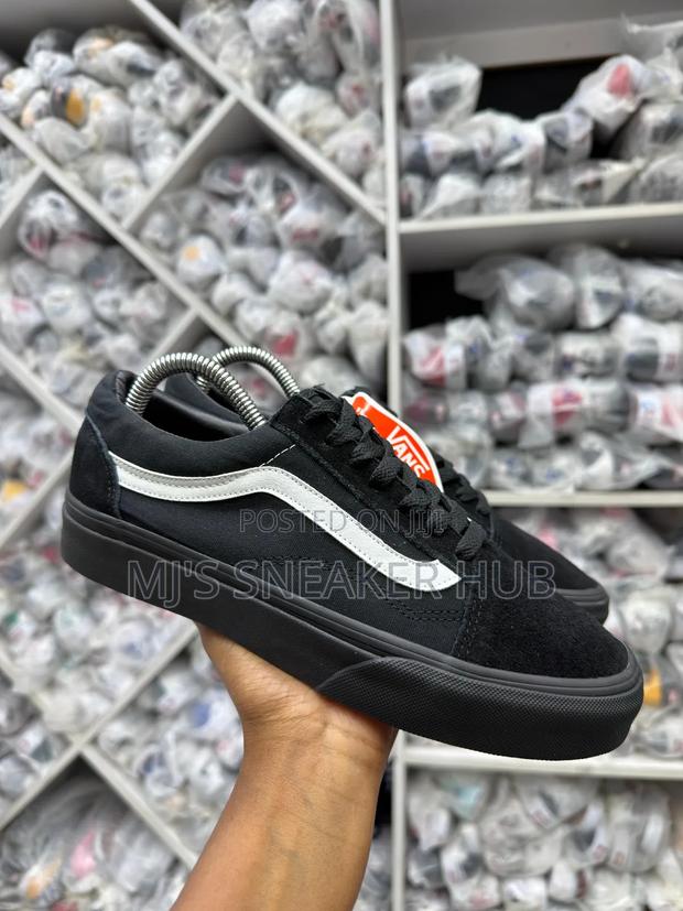 Cusomized Skater Vans - thumbnail 4