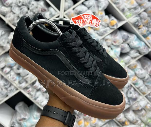 Cusomized Skater Vans - thumbnail 10