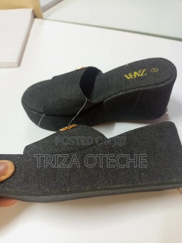 Amazon Shoe Collection - main view