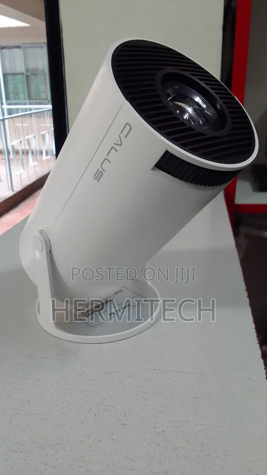 New Model Projector Available With a Display Size of 120inches