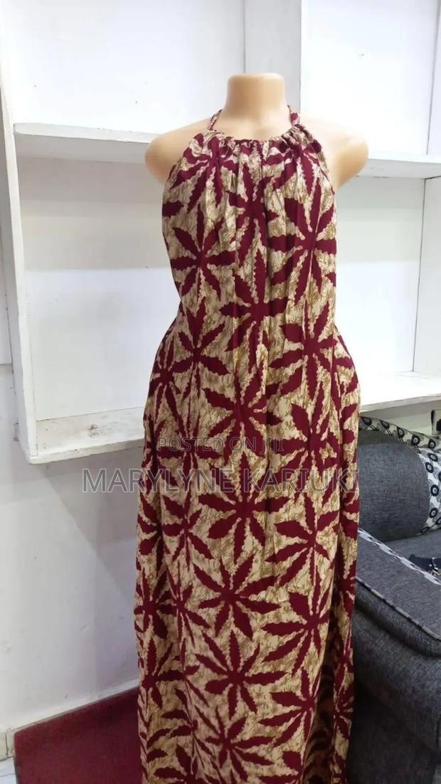 Backless Dera - main view