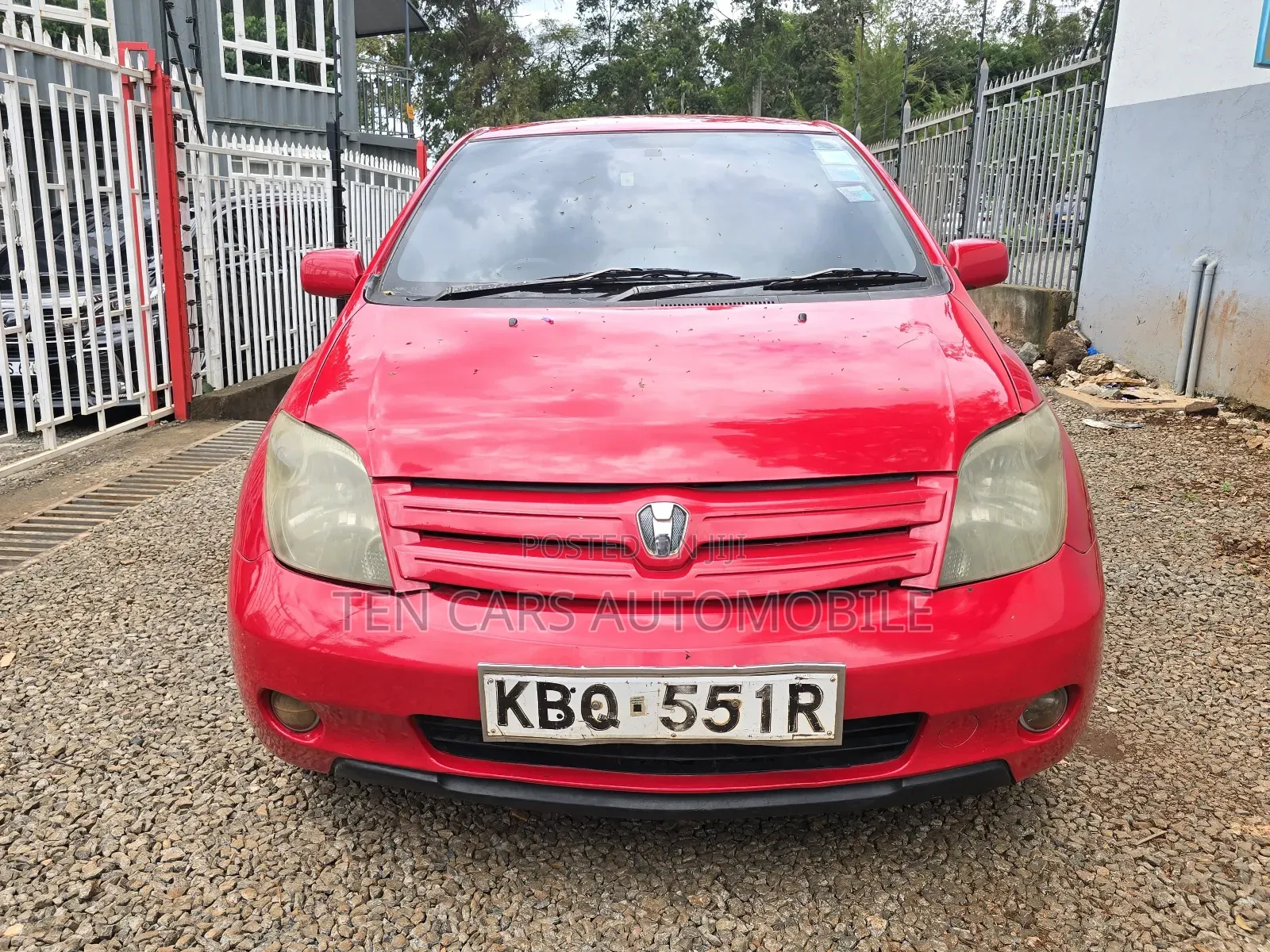 Toyota IST 2004 Red