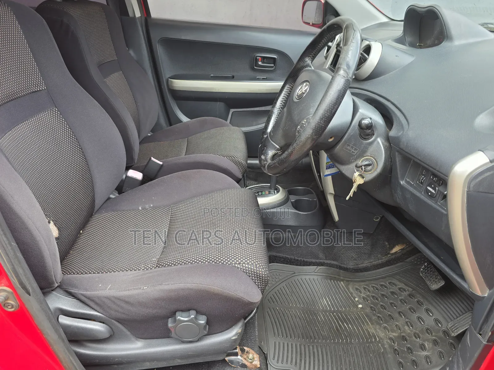 Toyota IST 2004 Red