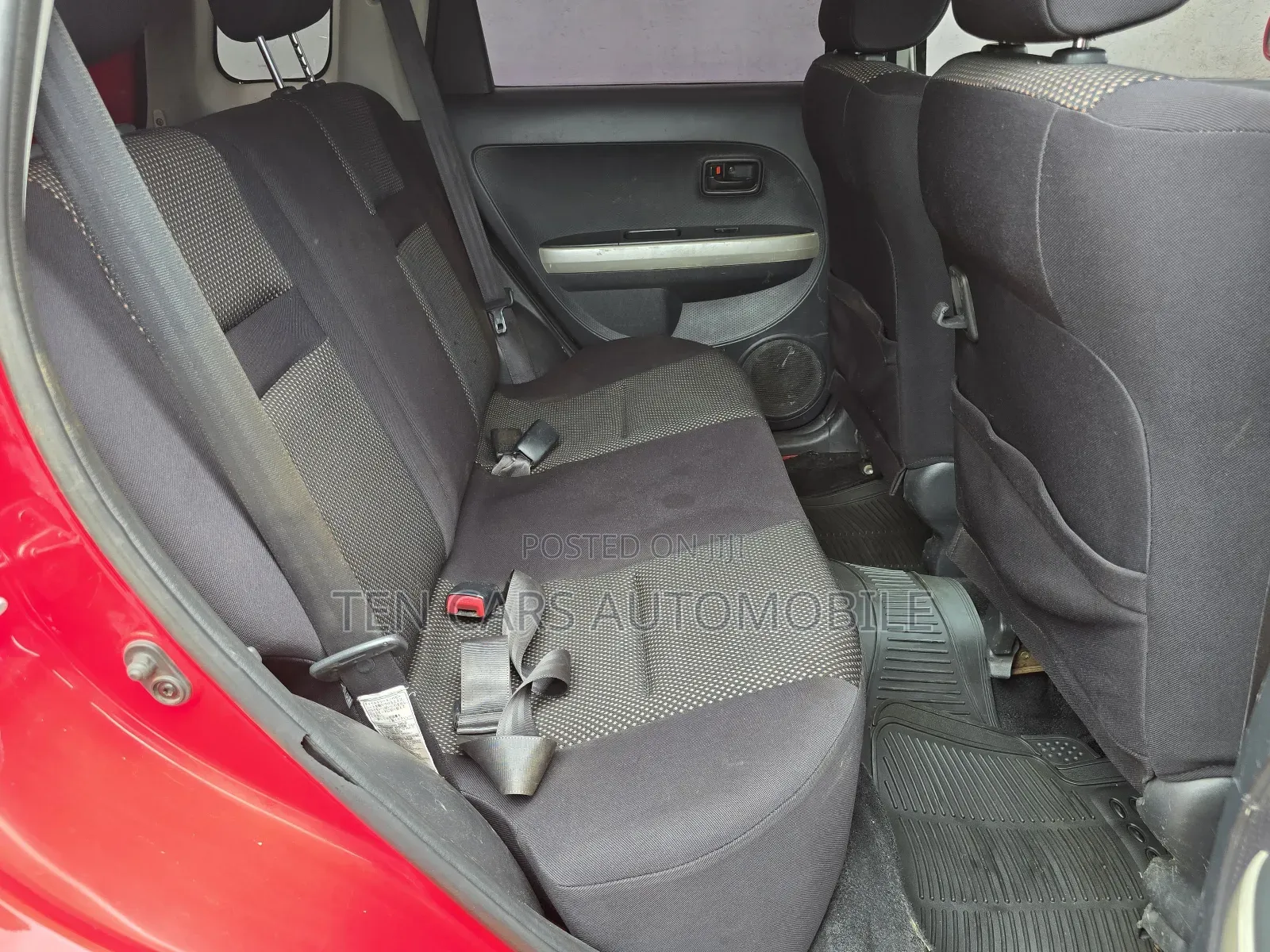 Toyota IST 2004 Red
