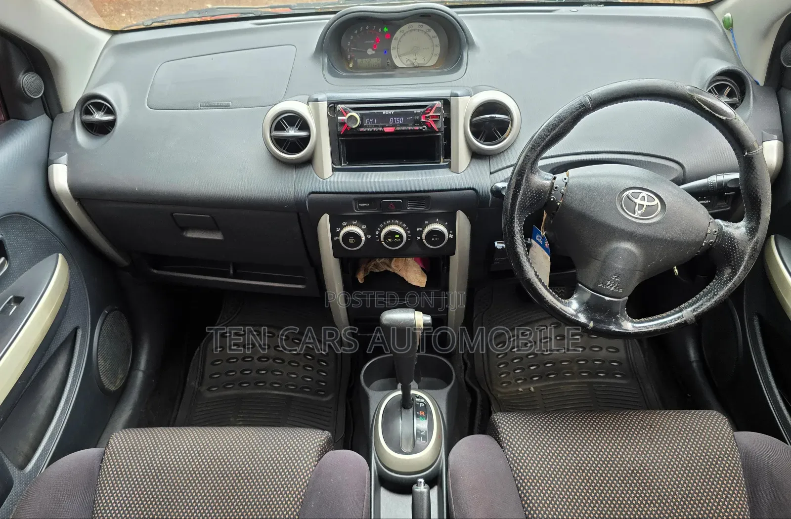 Toyota IST 2004 Red