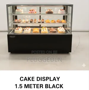 Premier 1.5-Meter Glass Cake Display
