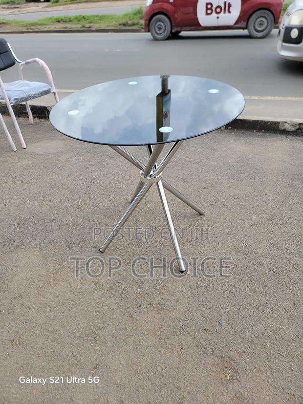 Glass Round Tables - thumbnail 2