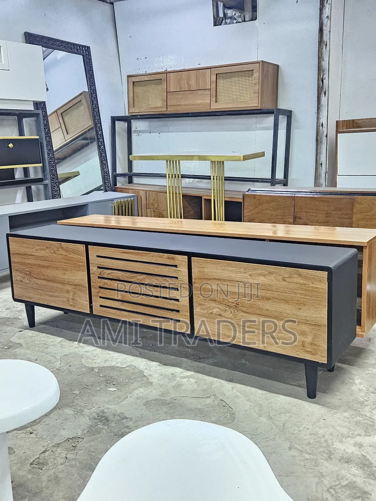 6ft Luxury Tv Stand