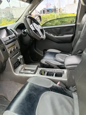 Nissan Navara 2.5 Automatic 2006 Black