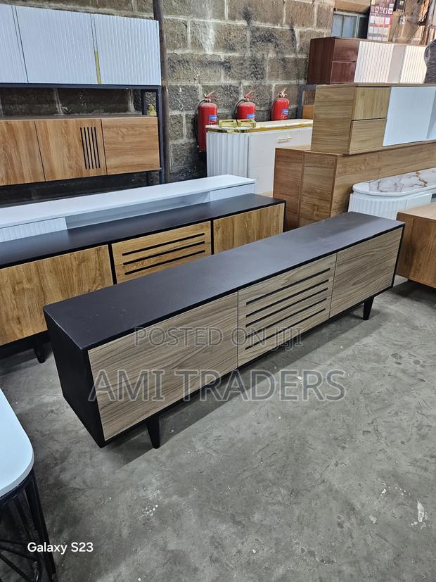 Tv Stand (6ft)