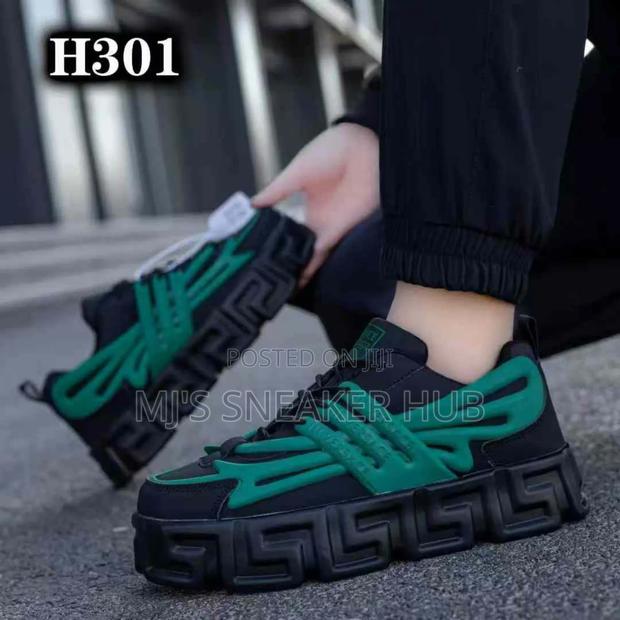 Varsace Sneakers - thumbnail 2