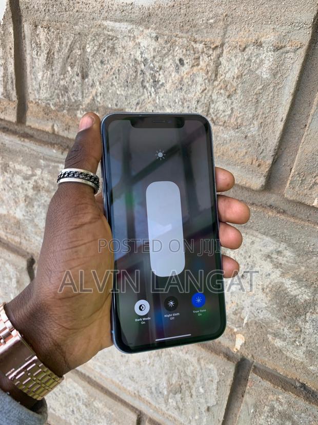 Apple iPhone XR 64 GB Blue - thumbnail 3