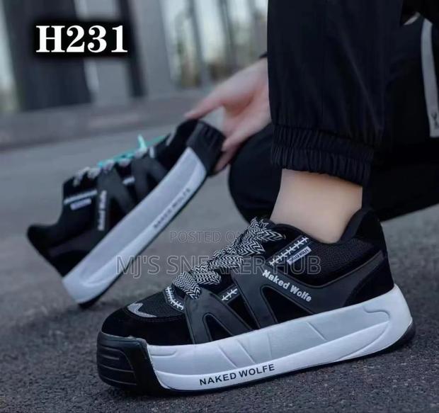 Naked Wolfe - main view