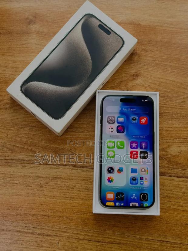 Apple iPhone 15 Pro 256 GB Gray - thumbnail 2