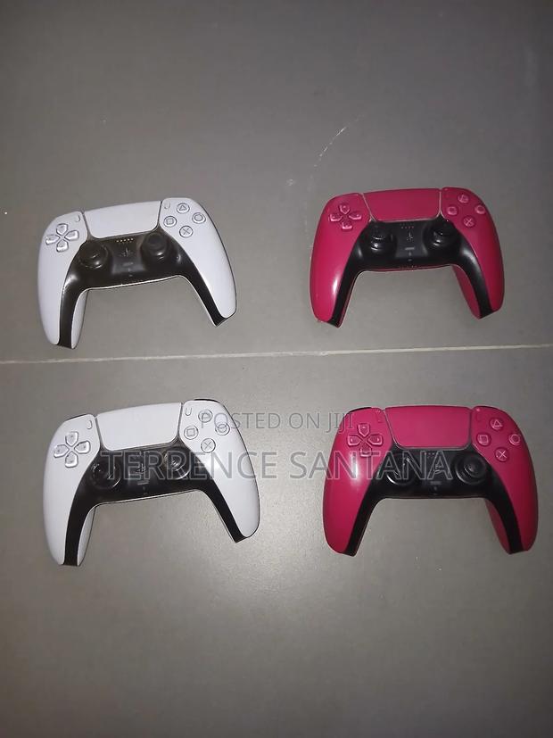 Ps5 Controllers - thumbnail 2