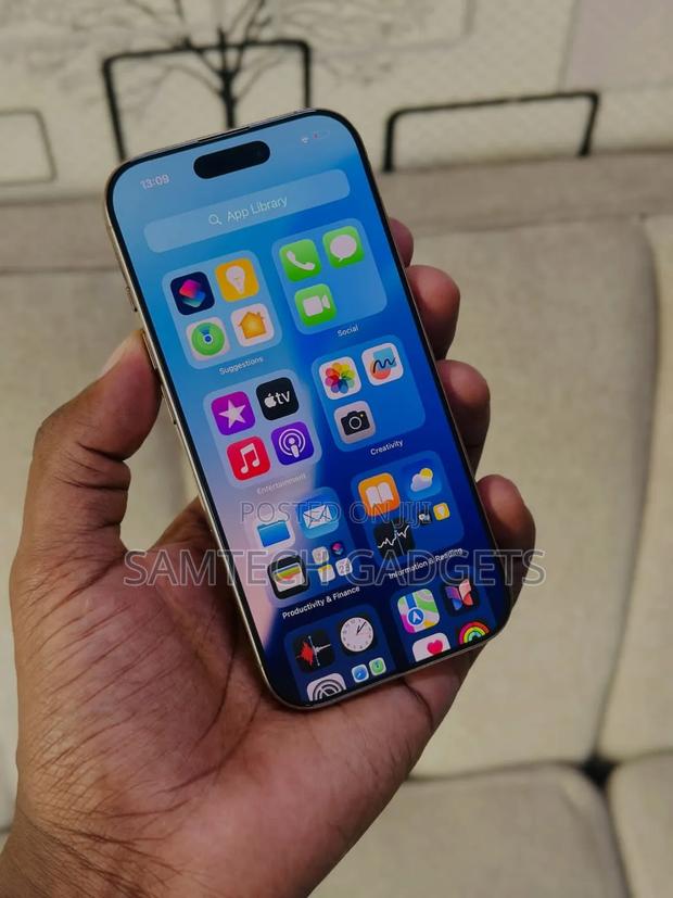 Apple iPhone 16 Pro 256 GB Gold - thumbnail 2