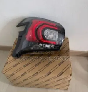 Toyota Sienta 2015-2018 Taillights