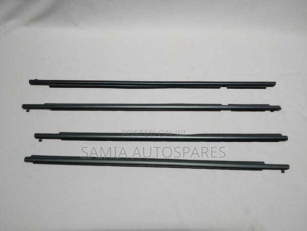 Weather Strip Toyota Rav4 2008 / Vanguard