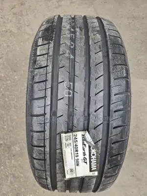 245 /40 R19 Yokohama Tyres (Blueearth Gt)