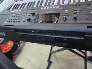 Yamaha PSR-E483 Keyboard