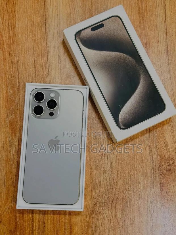 New Apple iPhone 16 Pro Max 256 GB Silver - thumbnail 3