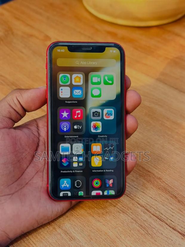 Apple iPhone 11 128 GB Red - main view