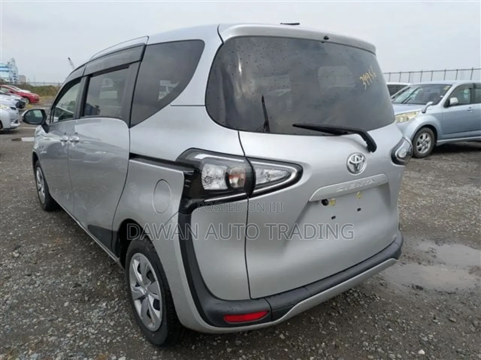 Toyota Sienta 2020 Silver