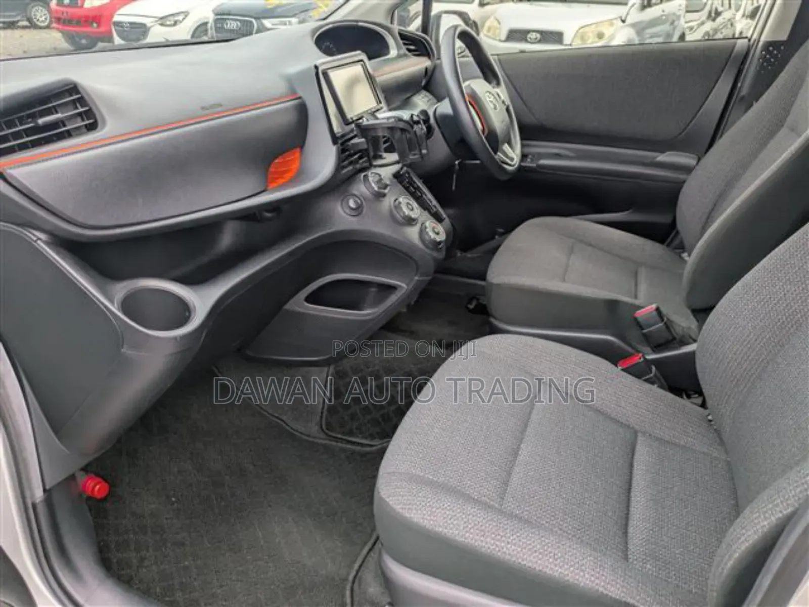 Toyota Sienta 2020 Silver
