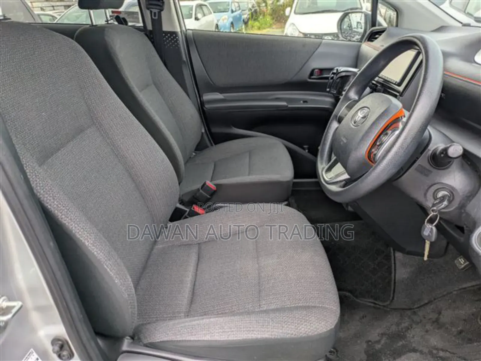Toyota Sienta 2020 Silver