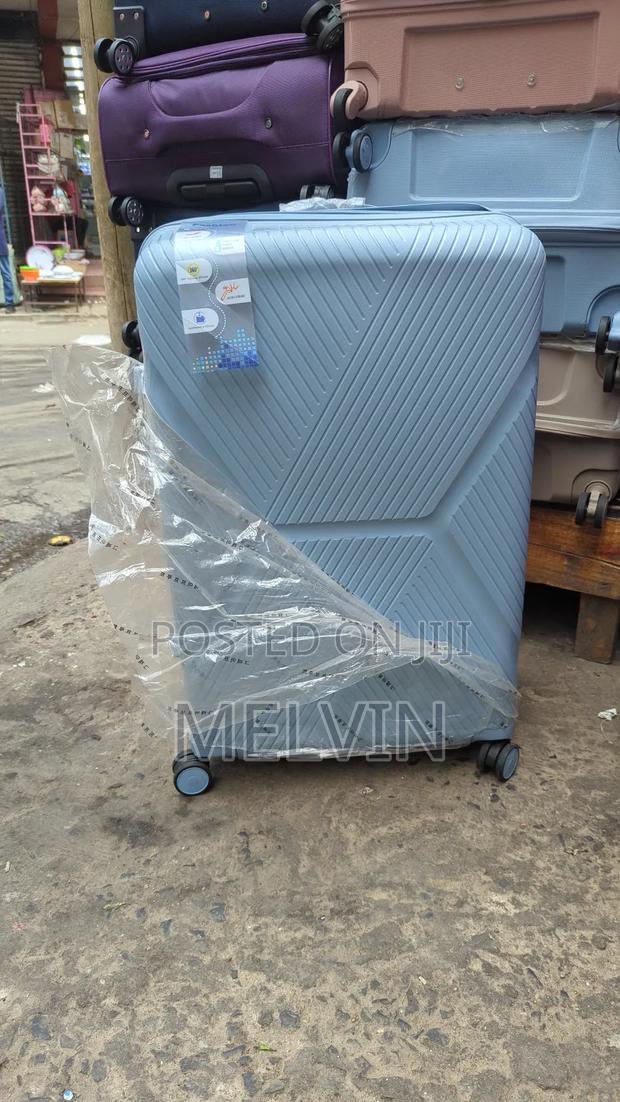 Travelling Bags - thumbnail 3