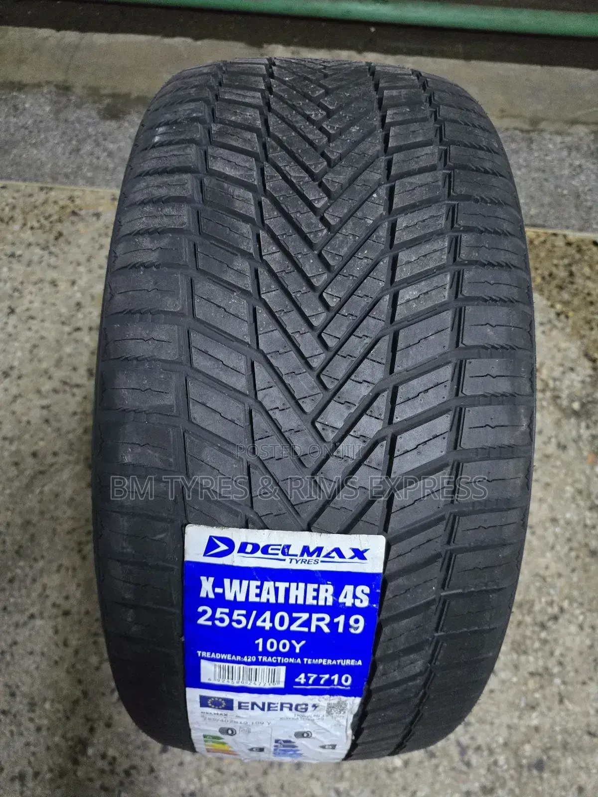 255 /40 R19 Delmax Tyres.