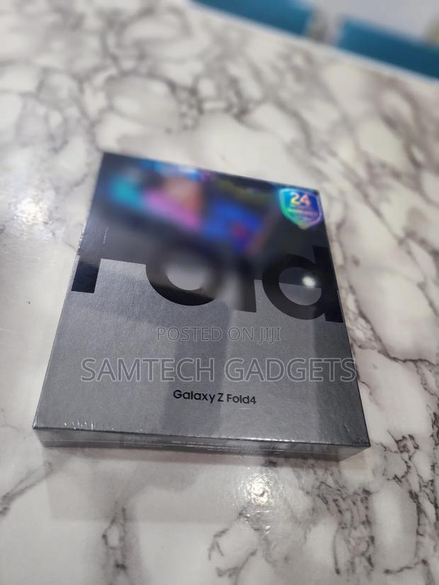 New Samsung Galaxy Z Fold4 512 GB Black