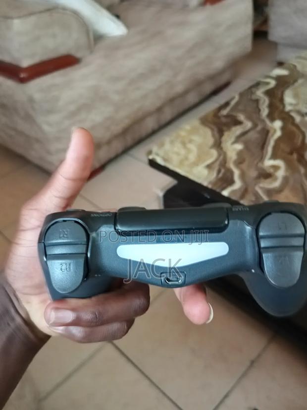 Ps 4 Controller - thumbnail 2