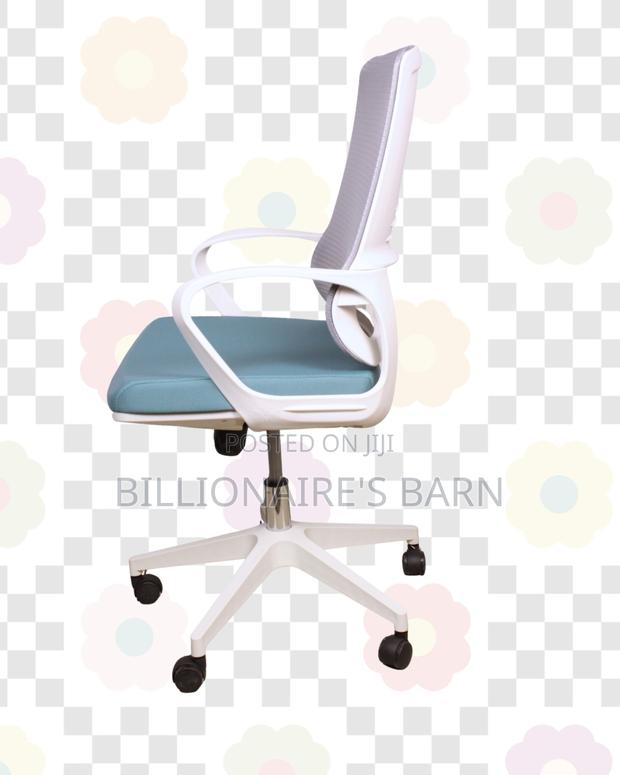 Mid-Back Mesh Task Chair for Work | Stable Base - thumbnail 3