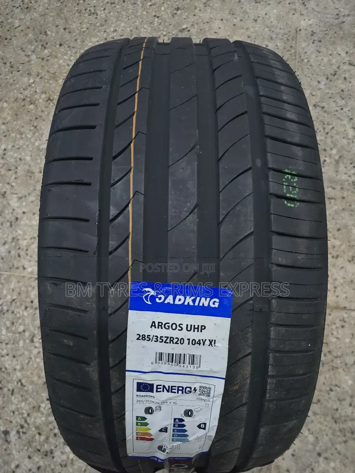 285 /35 R20 Roadking