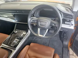 Audi Q8 55 Premium AWD quattro 2020 Orange