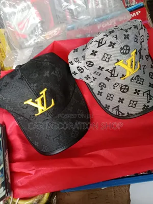2pcs Different Colors Lv Snapback Caps