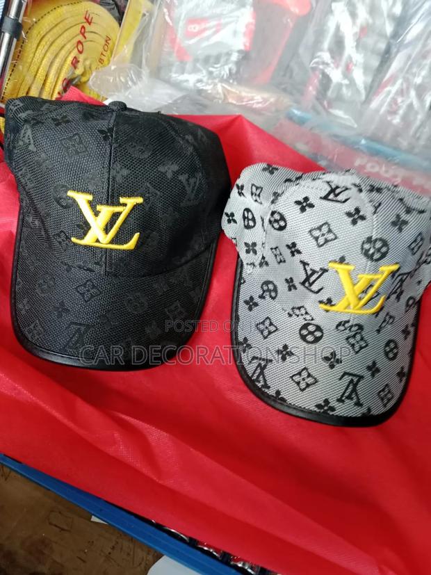 2pcs Different Colors Lv Snapback Caps - thumbnail 2