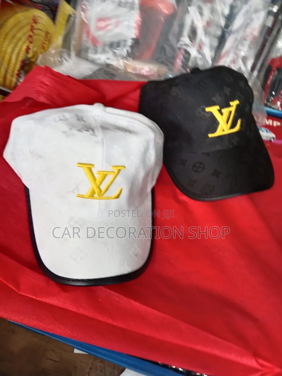 2pcs Fashionable Louis Vuitton Casual Fitted Caps