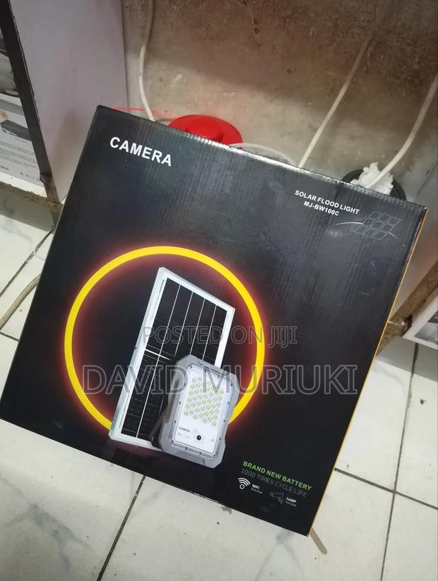 Solar Floodlights Mj Bw 100w With a CCTV Camera - main view