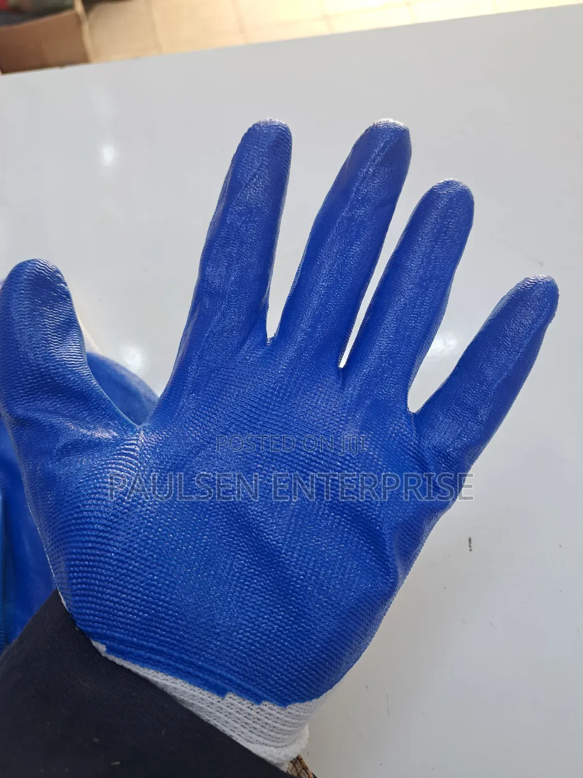 Grip Glove Light