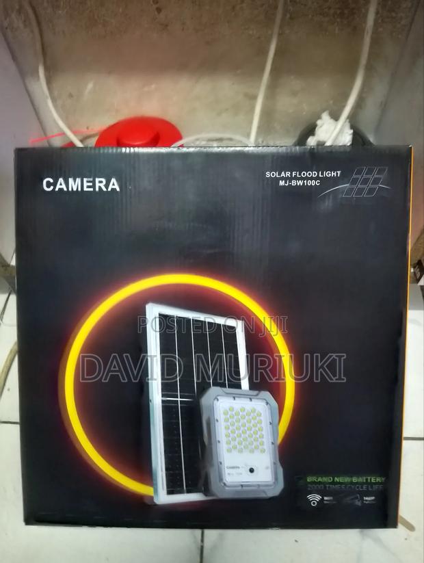 Solar Floodlights Mj Bw 100w With a CCTV Camera