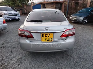 Toyota Premio 2013 Silver