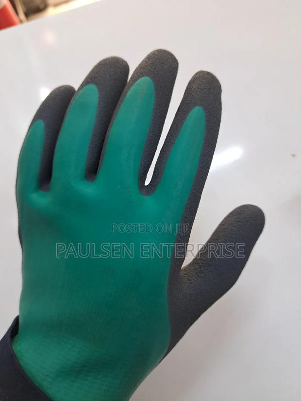 Waterproof Protective Glove - thumbnail 3