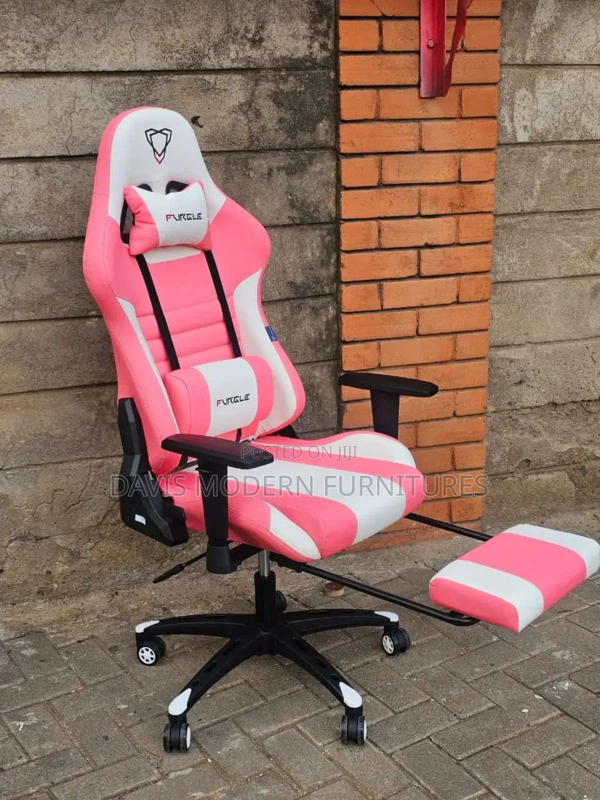 Armrests Gaming Chair